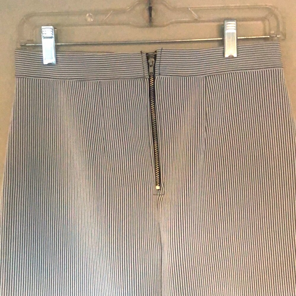 Top shop pencil skirt black and white lines. NWOT never worn.